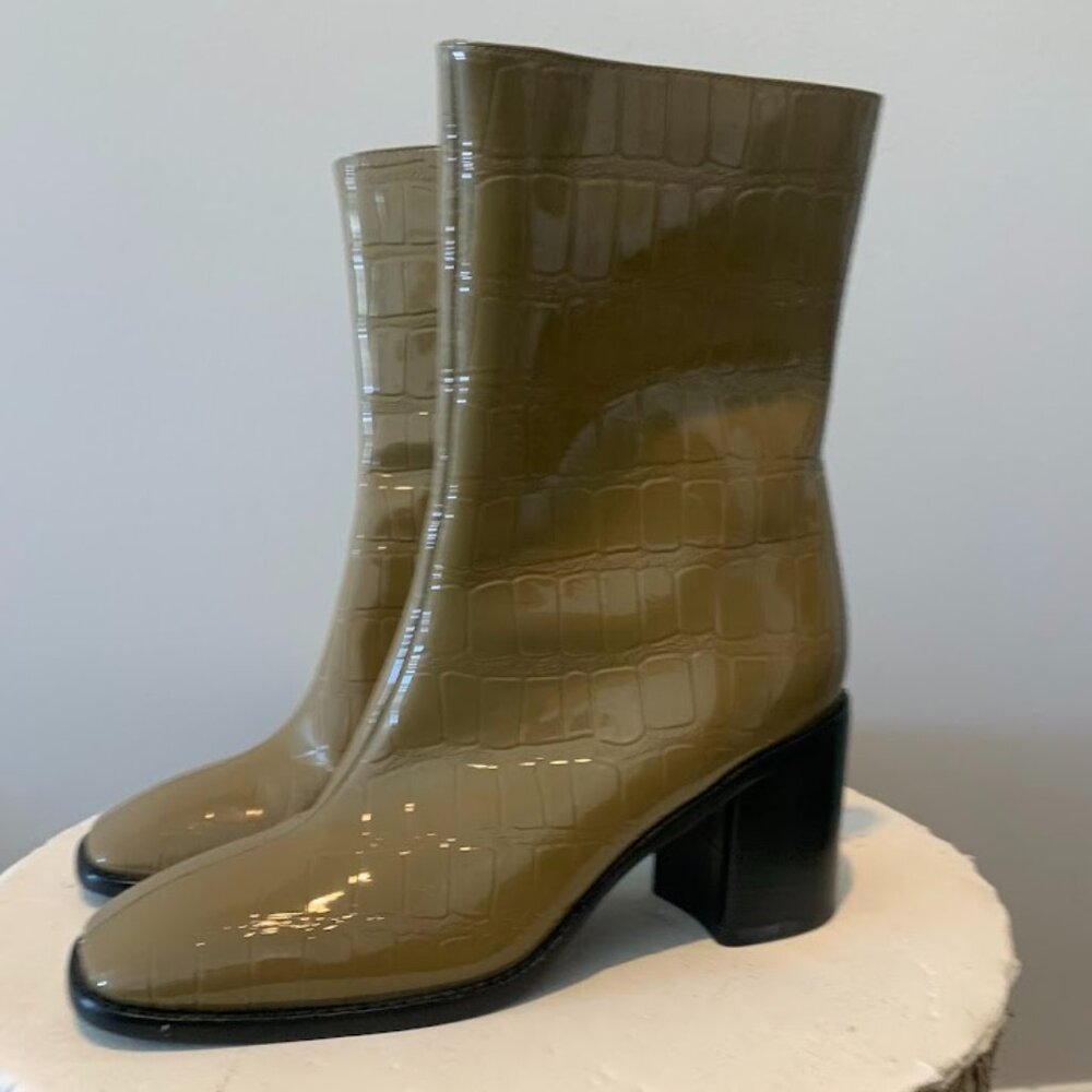 NEW Intentionally Blank Contour Embossed Leather Boot-Rich Taupe-size 9